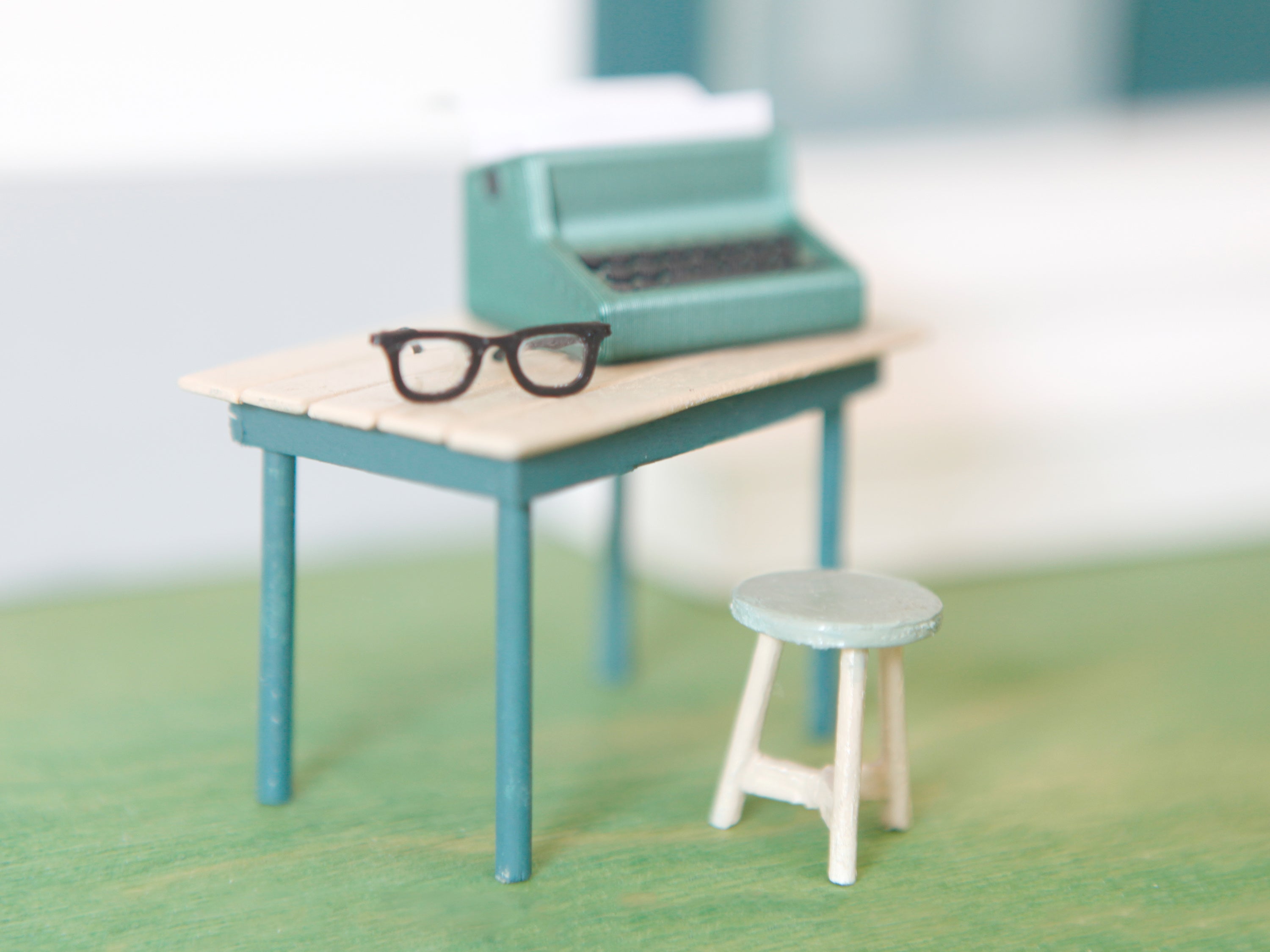 Miniatur Brille rot oder schwarz