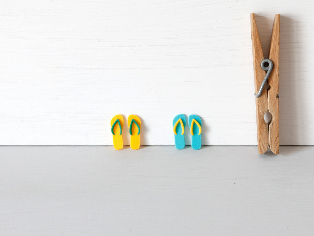 Miniatur Flip Flops für die Wichteltür