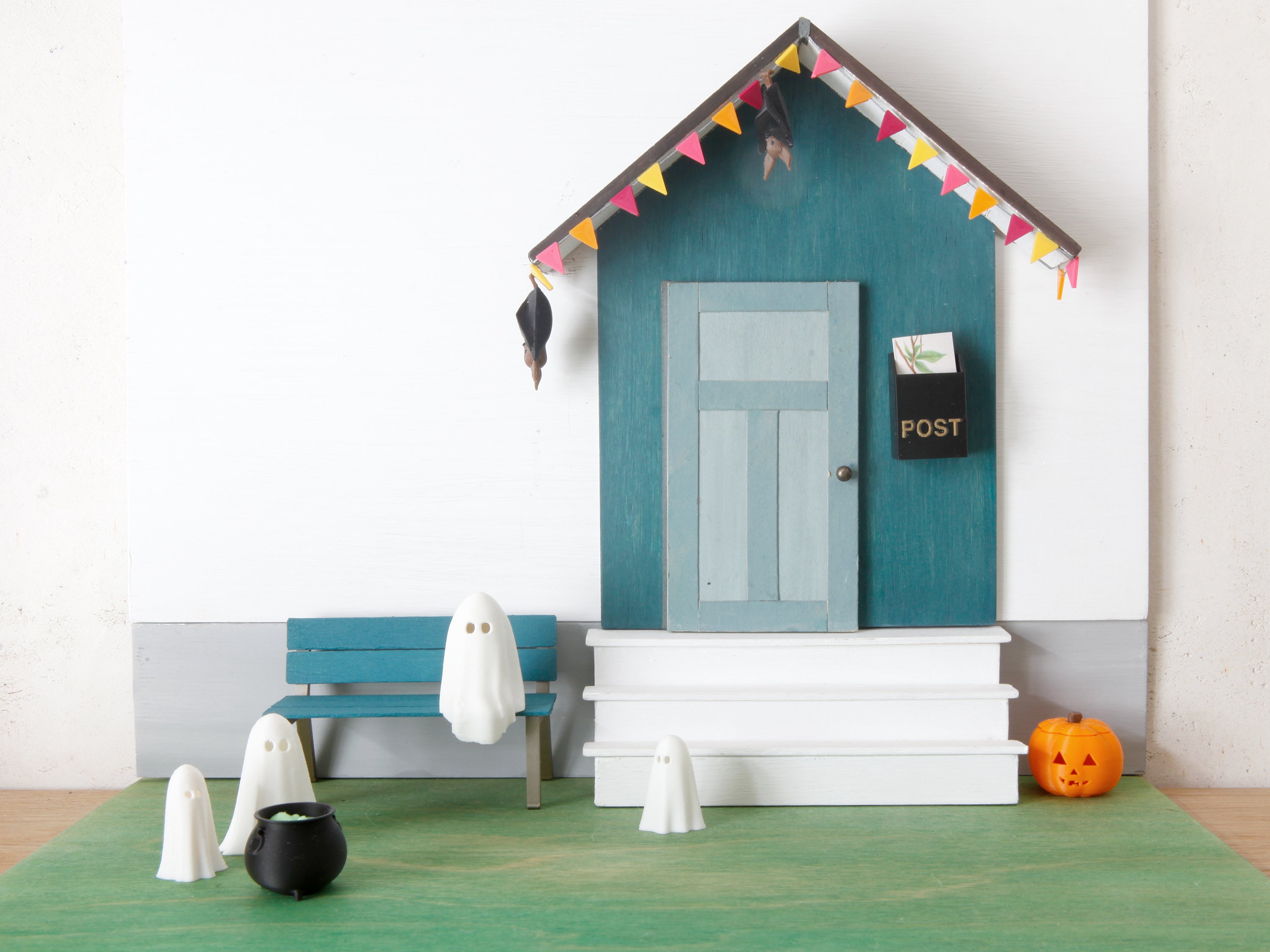 Miniatur Gespenst sitzend