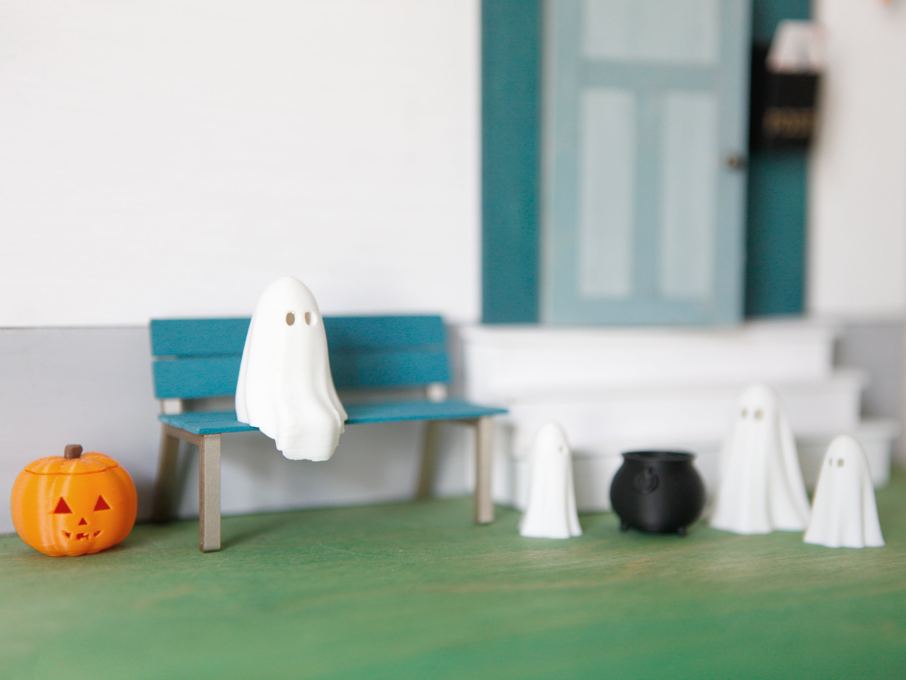 Miniatur Gespenst sitzend