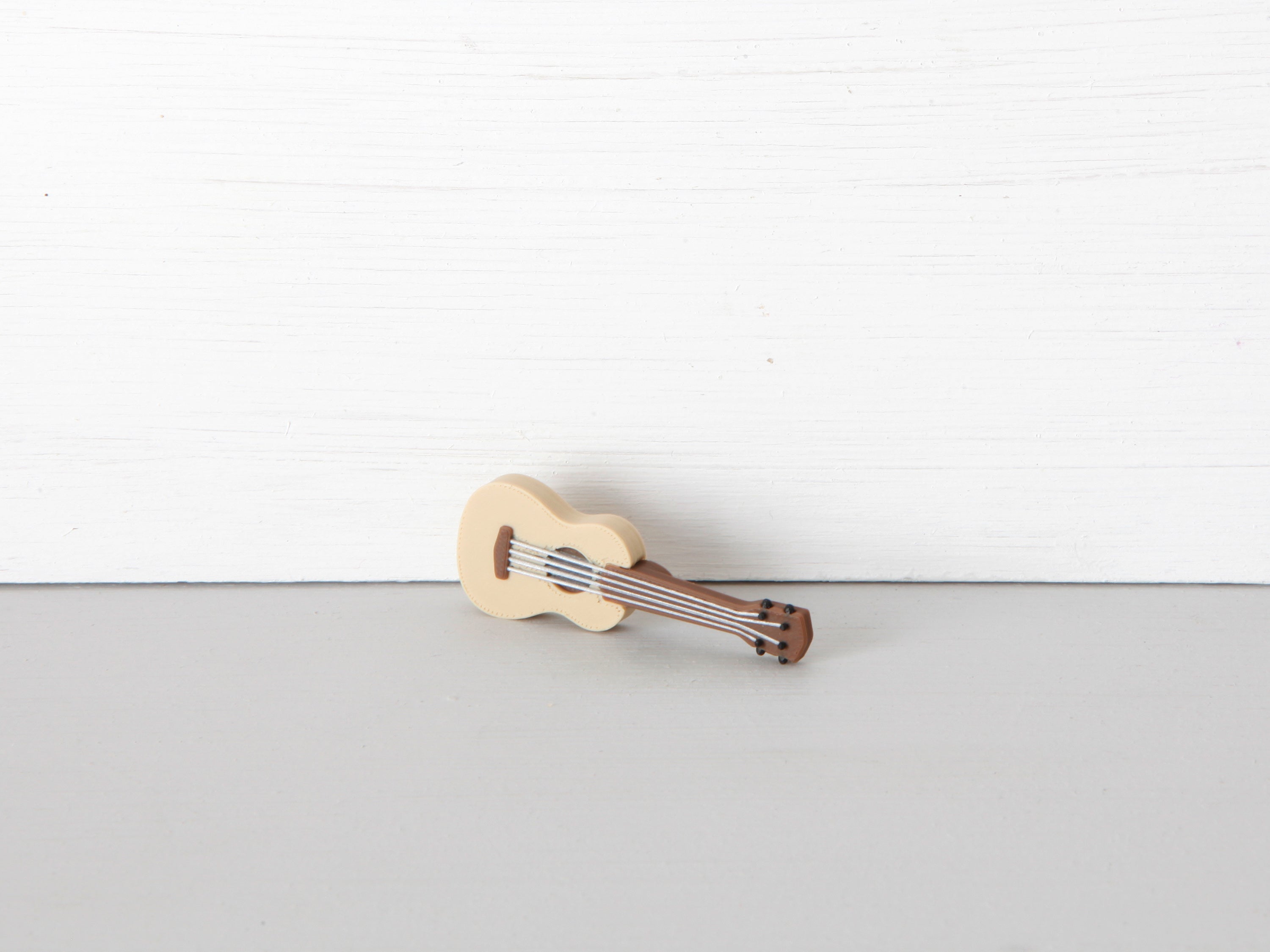 Miniatur Gitarre