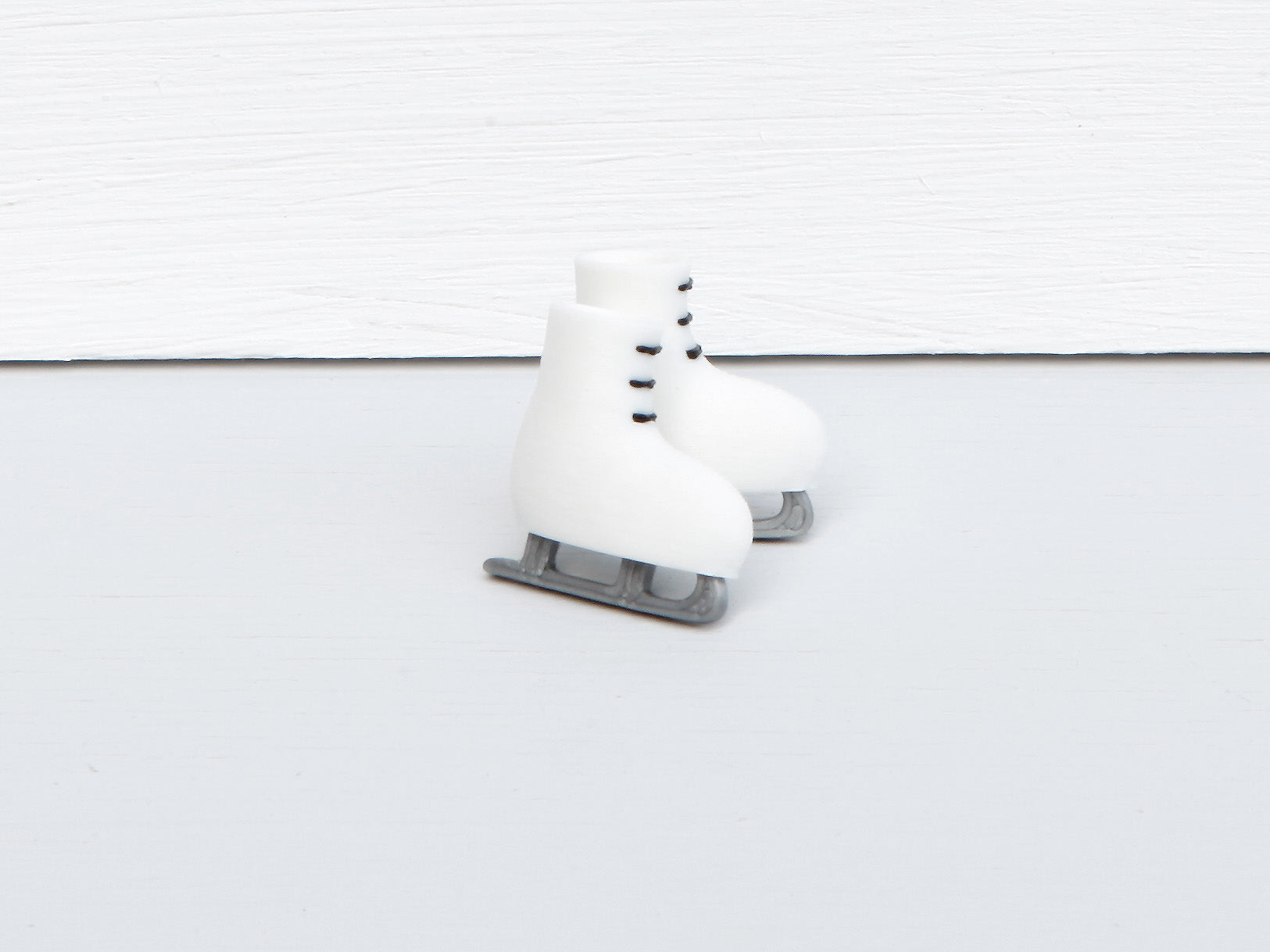 Miniatur Schlittschuhe für die Wichteltür