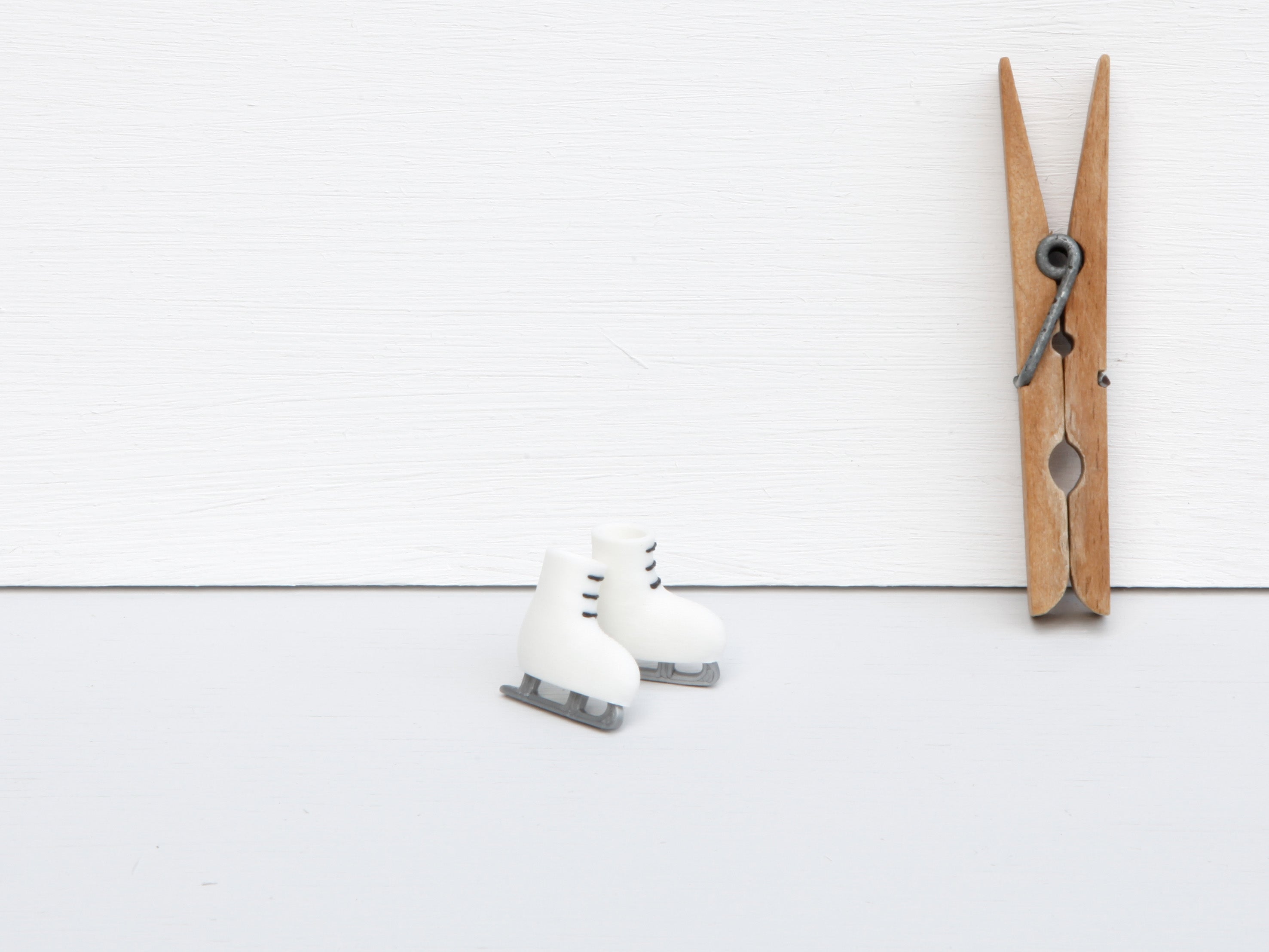 Miniatur Schlittschuhe für die Wichteltür