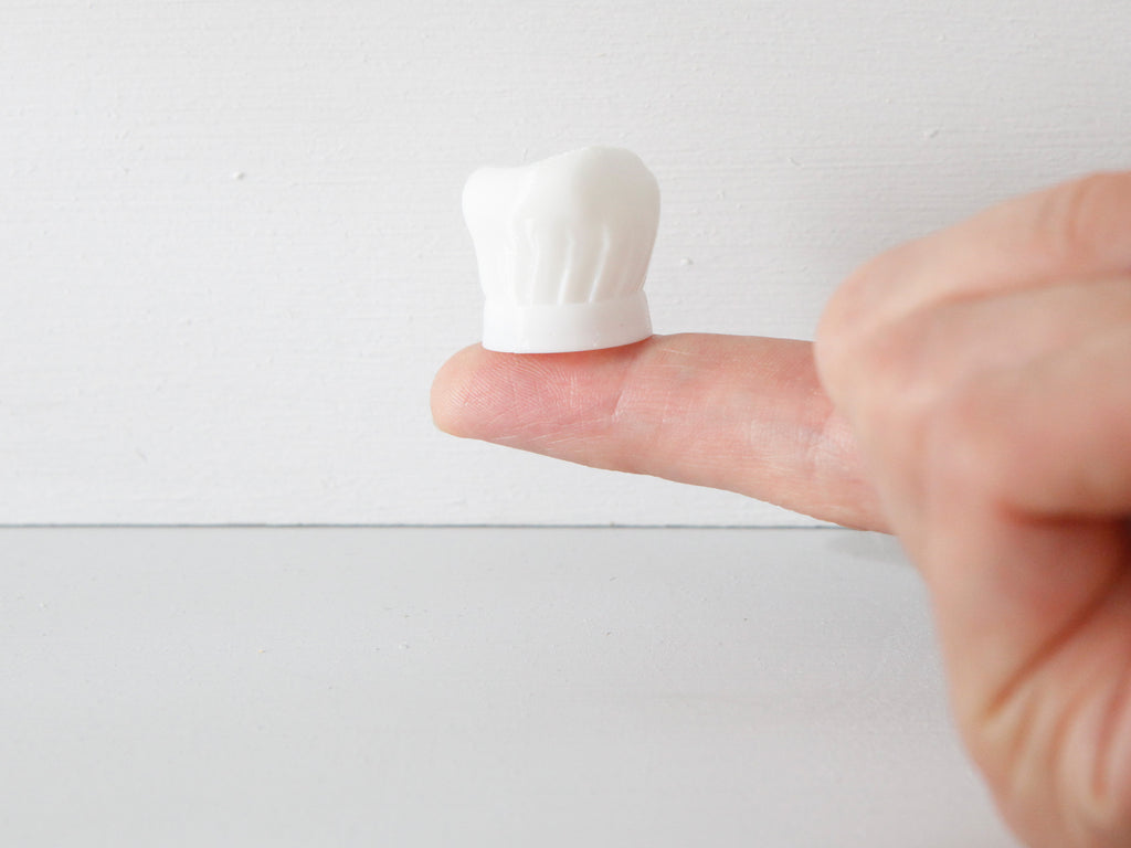 Miniatur Kochmütze für die Wichteltür