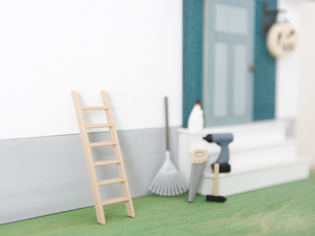 Miniatur Leiter für die Wichteltür