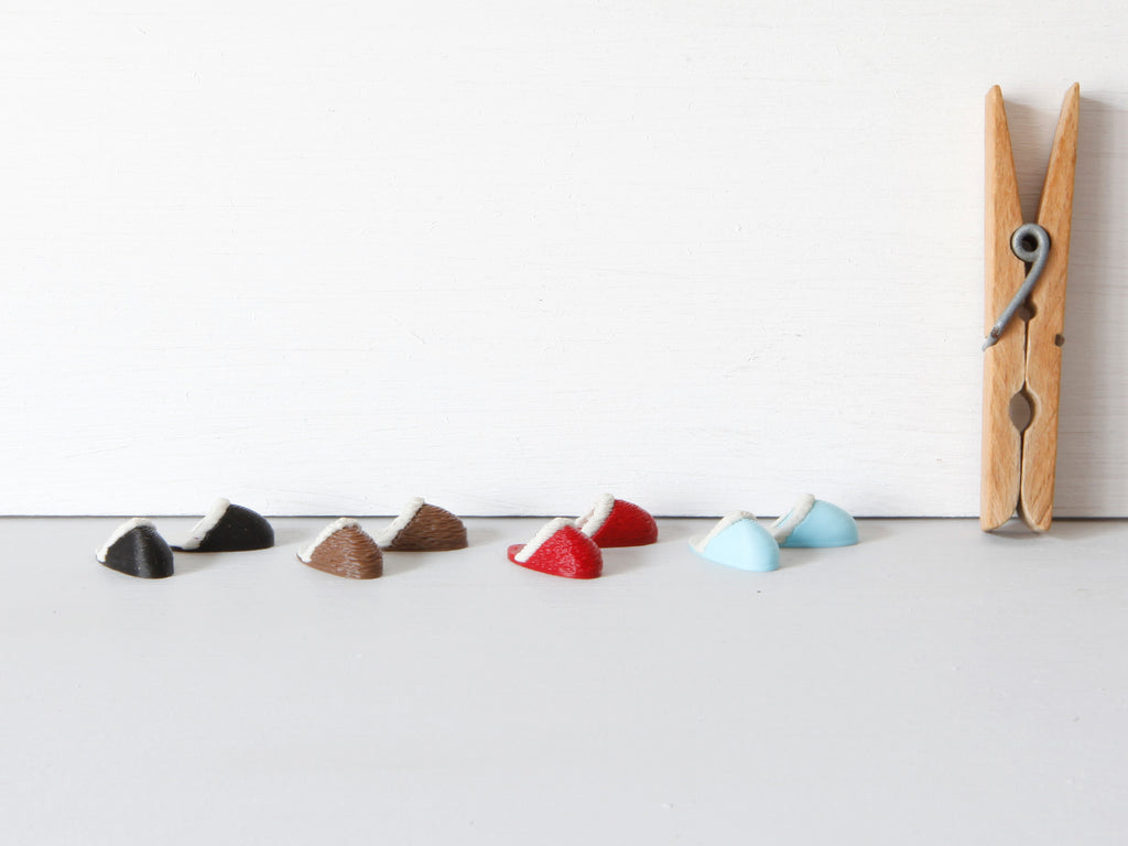 Miniatur Pantoffeln für die Wichteltür