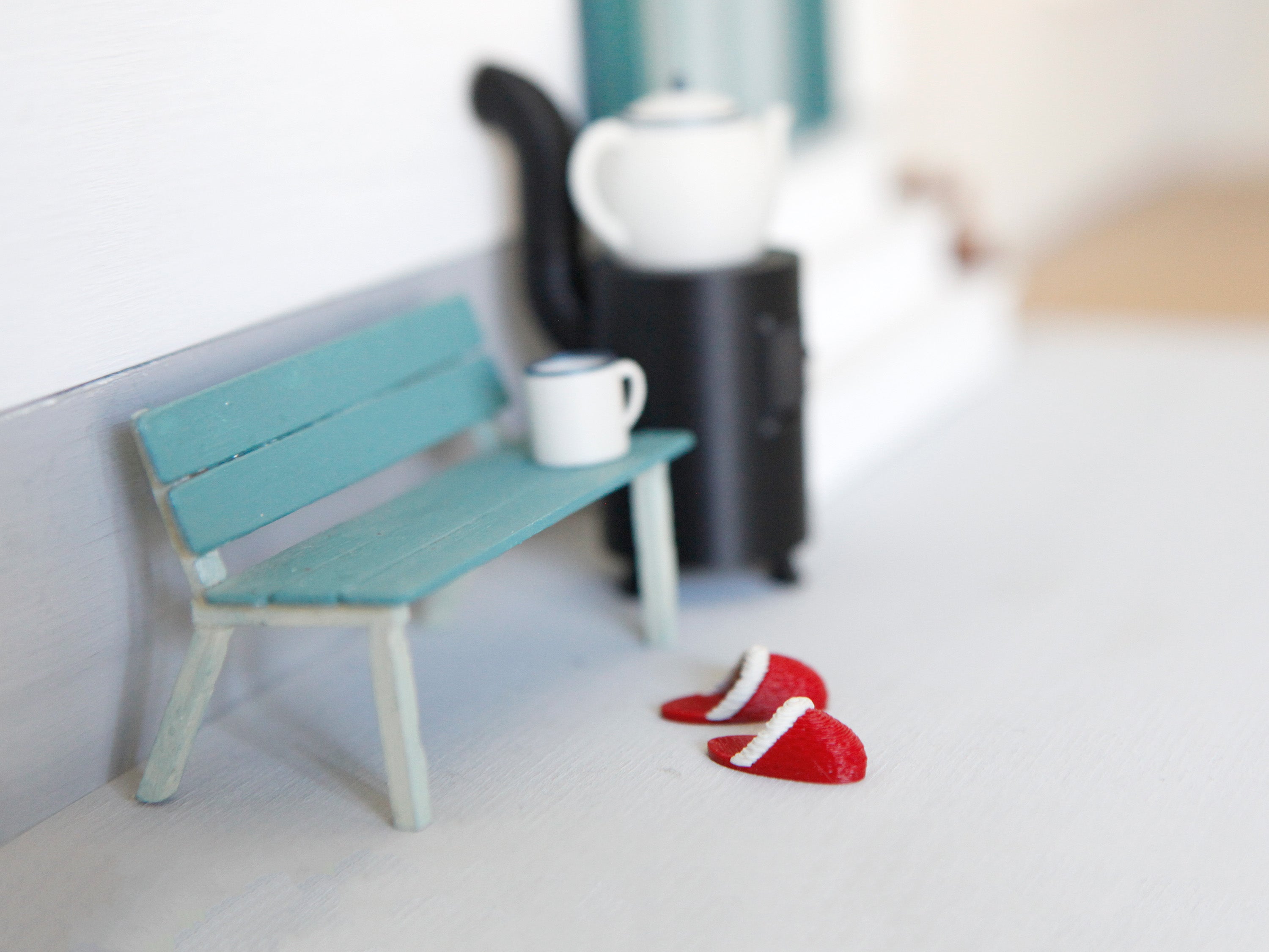 Miniatur Pantoffeln für die Wichteltür